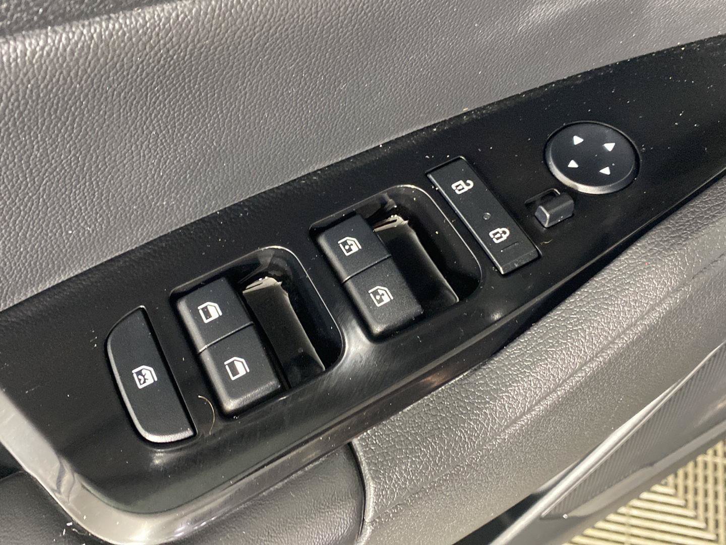 Used 2024 Kia Sportage EX AWD/4WD image 28
