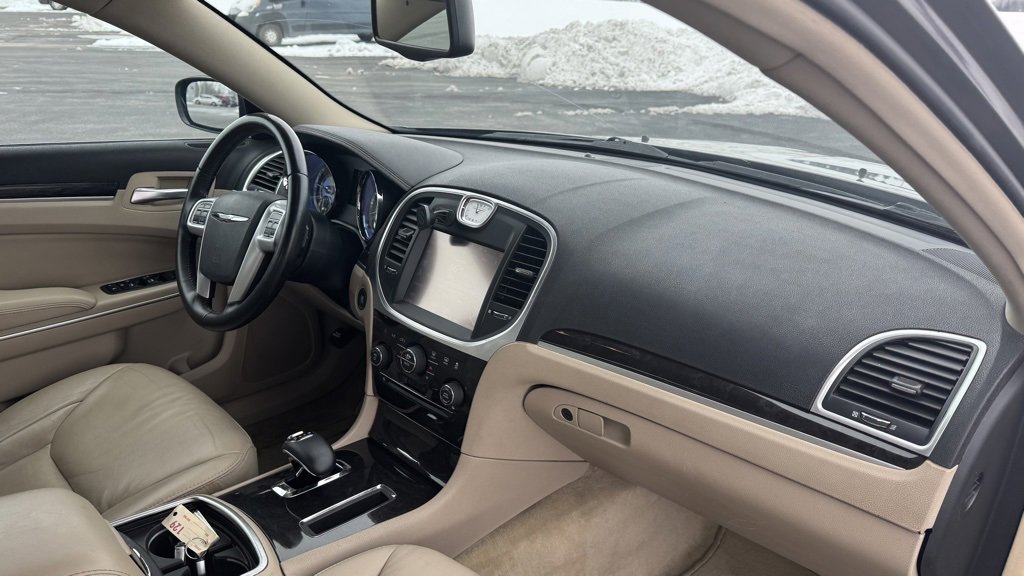 Used 2013 Chrysler 300 Base w/ Driver Convenience Group image 22