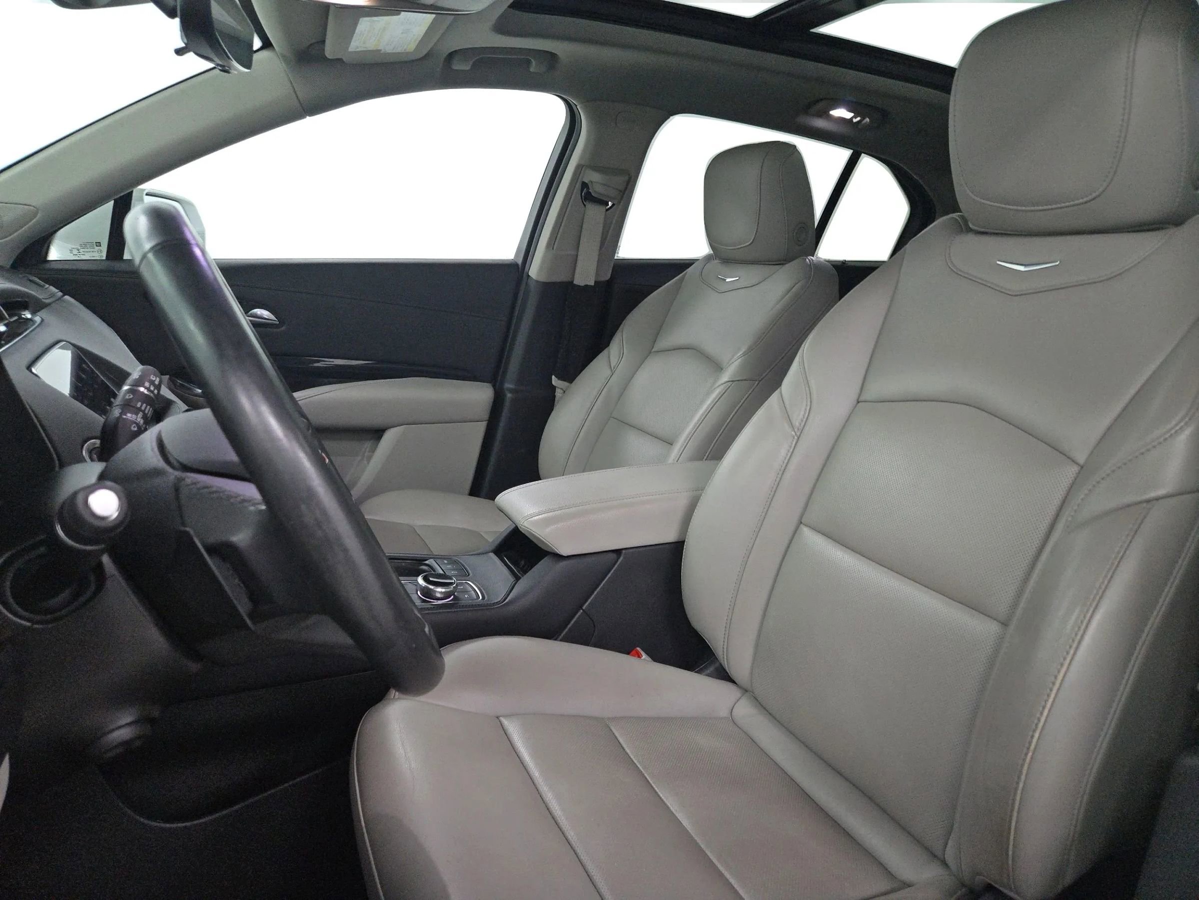 Used 2019 Cadillac XT4 Premium Luxury image 19