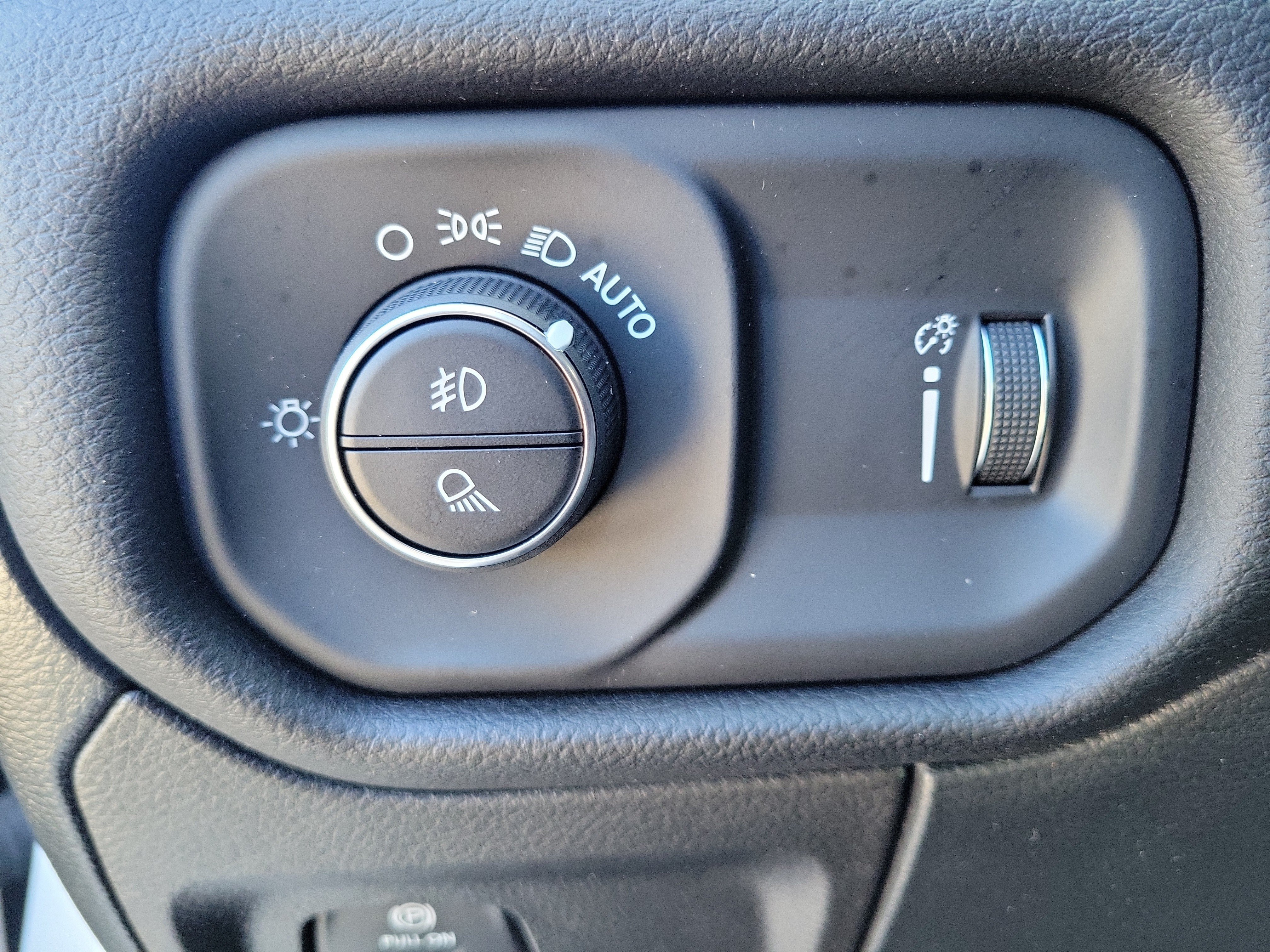 Used 2023 RAM 1500 Big Horn RWD image 30