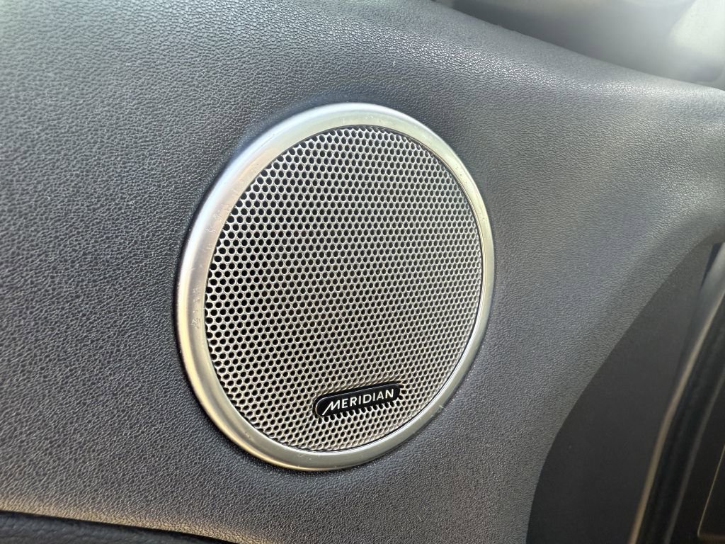 Used 2019 Land Rover Range Rover Evoque SE Premium image 9