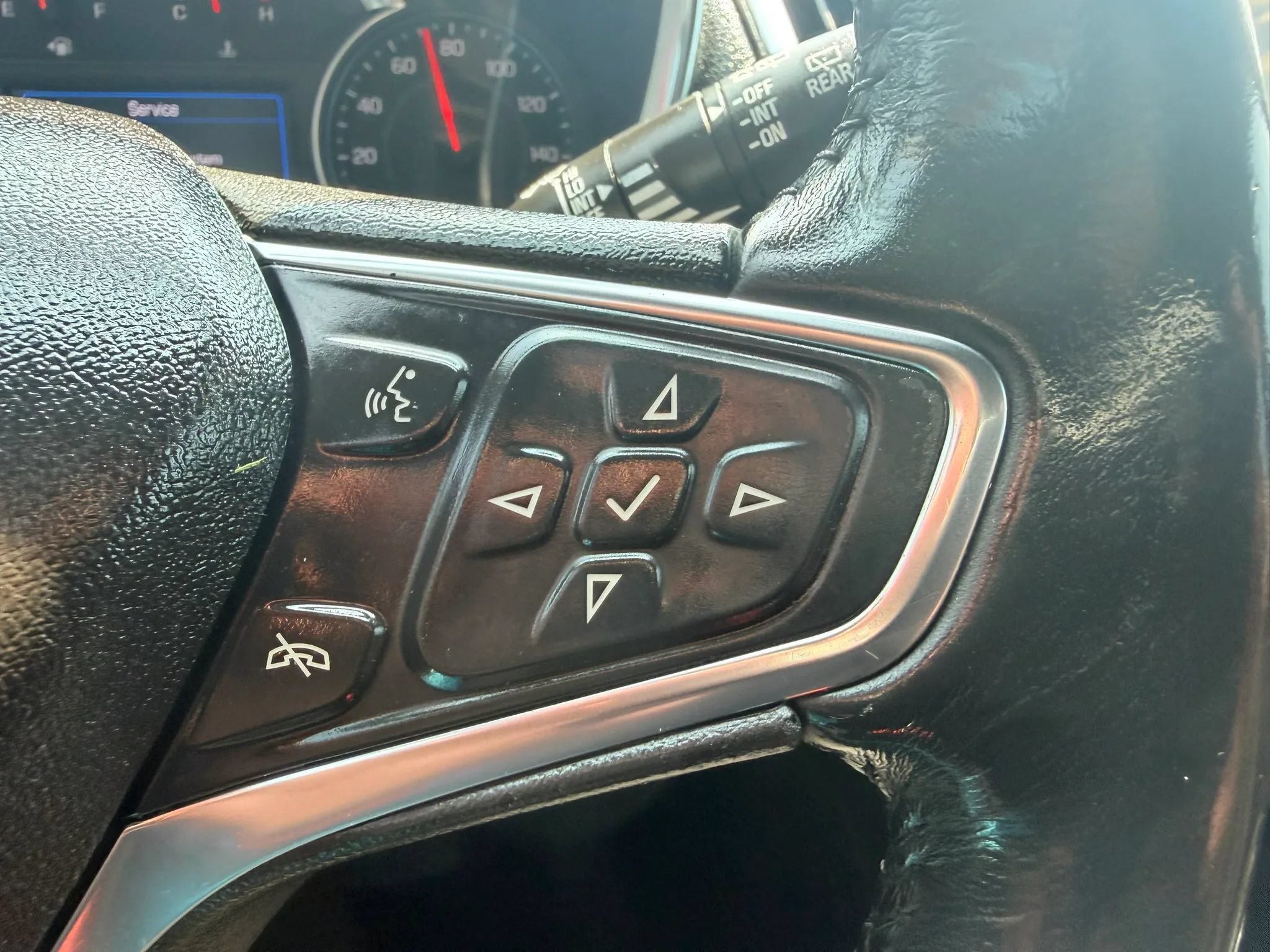 Used 2019 Chevrolet Equinox LT FWD image 16