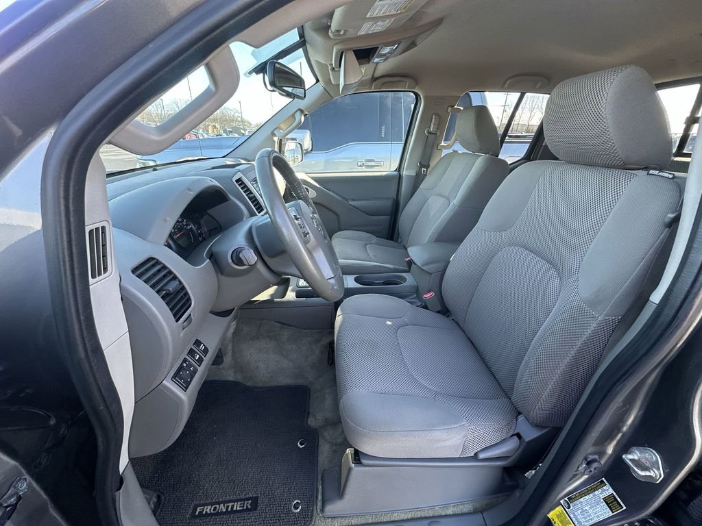 Used 2016 Nissan Frontier SV w/ SV Value Truck Package image 3