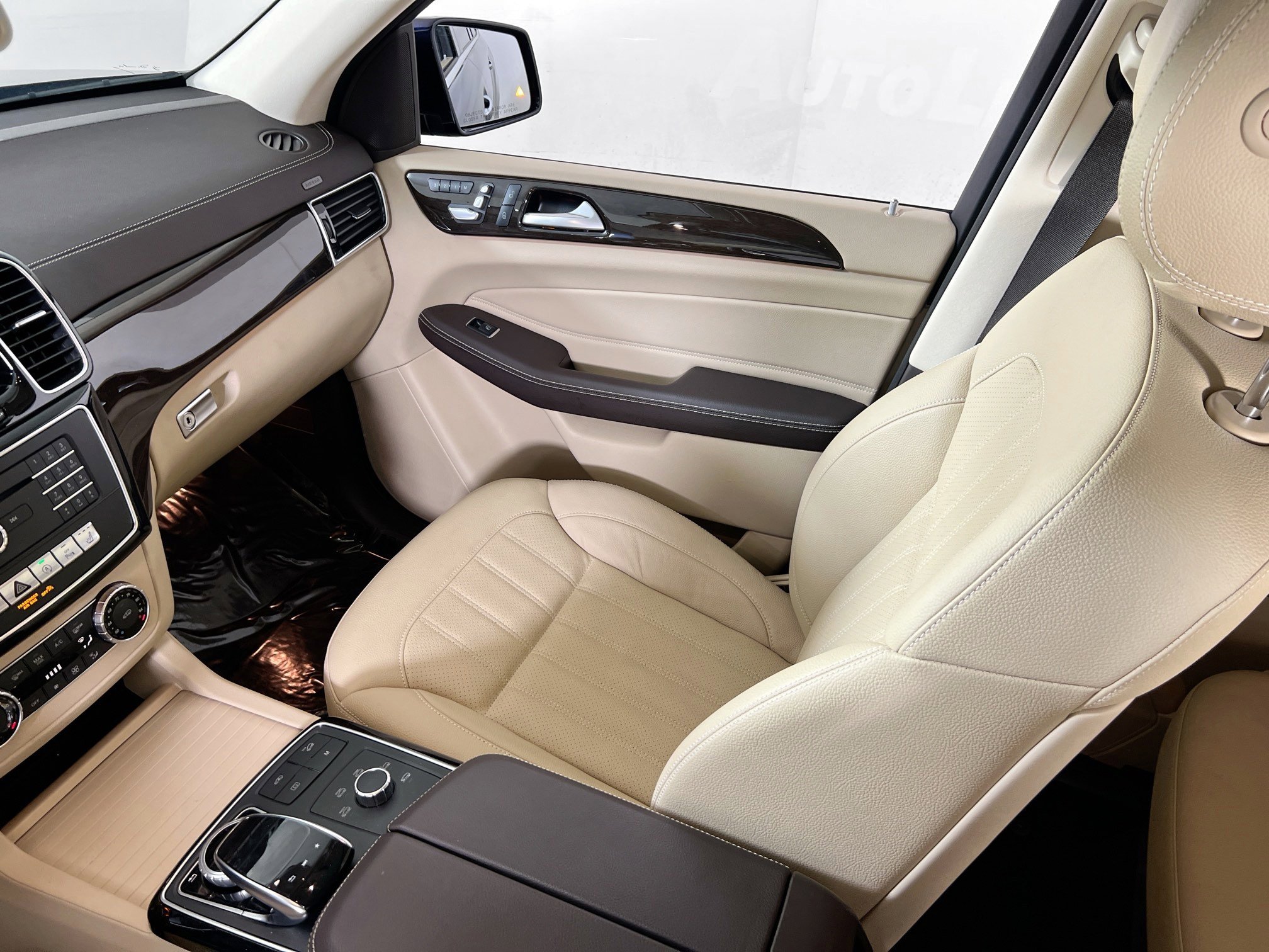 Used 2017 Mercedes-Benz GLS 450 4MATIC image 24