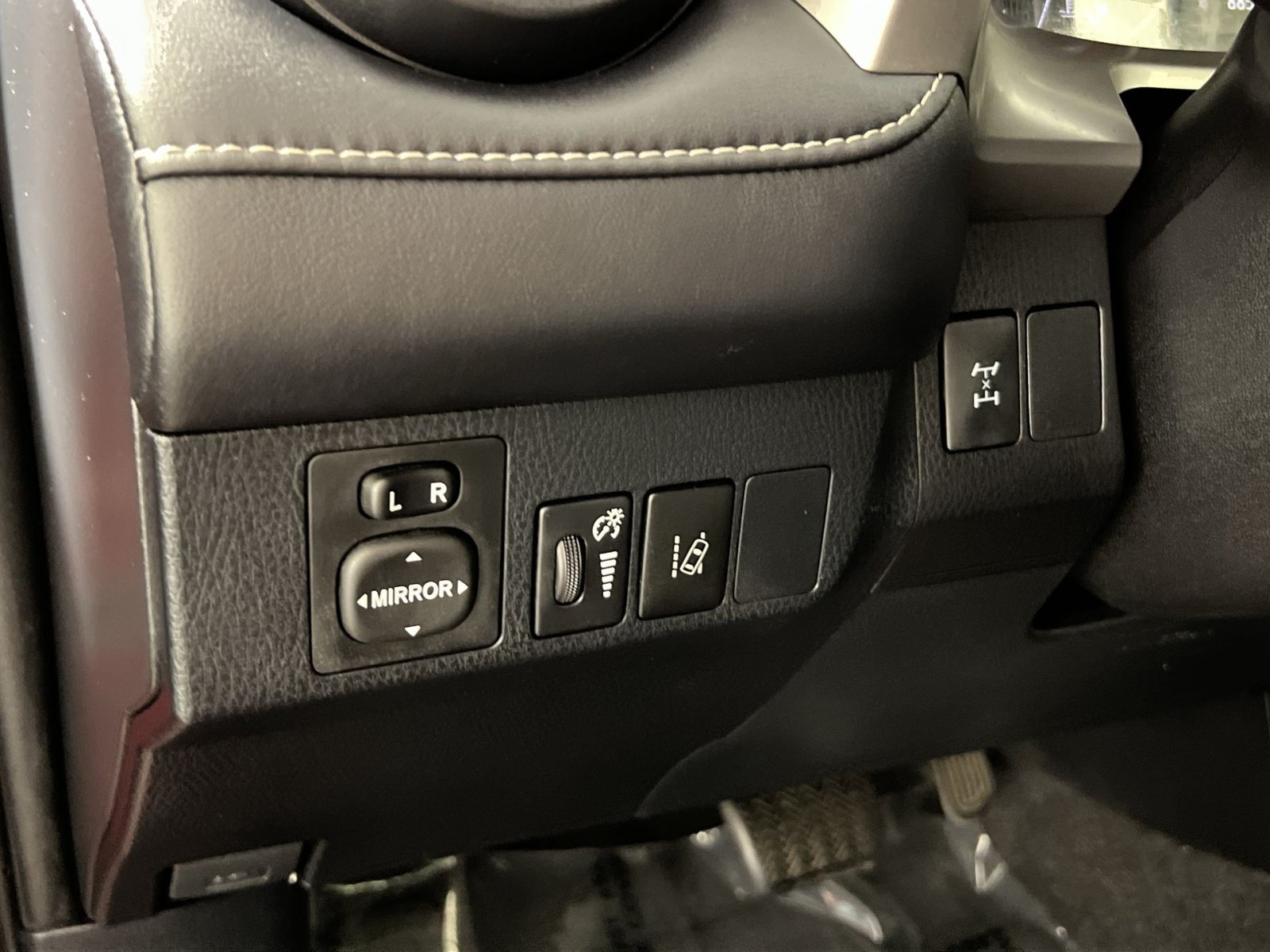 Used 2017 Toyota RAV4 XLE w/ Carpet Mat Package AWD/4WD image 31