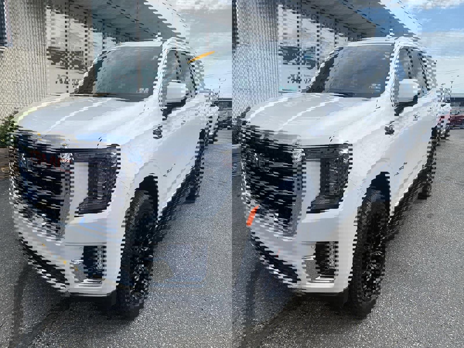 Certified 2022 GMC Yukon SLT w/ Max Trailering Package AWD/4WD image 2