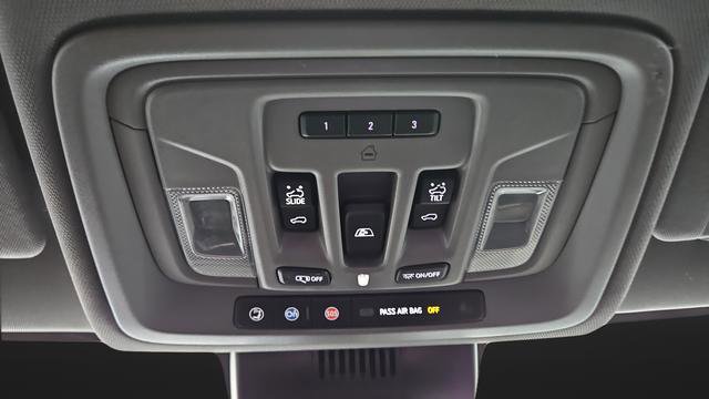 Used 2023 GMC Sierra 1500 Denali w/ Denali Reserve Package AWD/4WD image 32