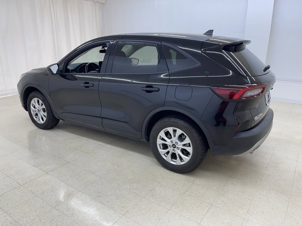 Used 2025 Ford Escape Active image 3
