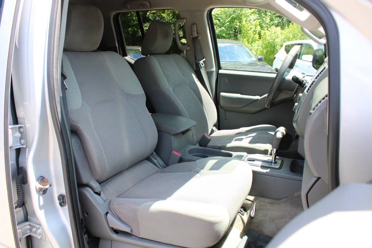 Used 2014 Nissan Frontier SV w/ SV Value Truck Package AWD/4WD image 31