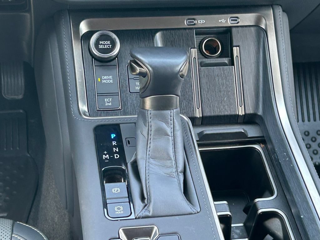 Used 2024 Lexus GX 550 w/ Accessory Package (Z1) AWD/4WD image 24