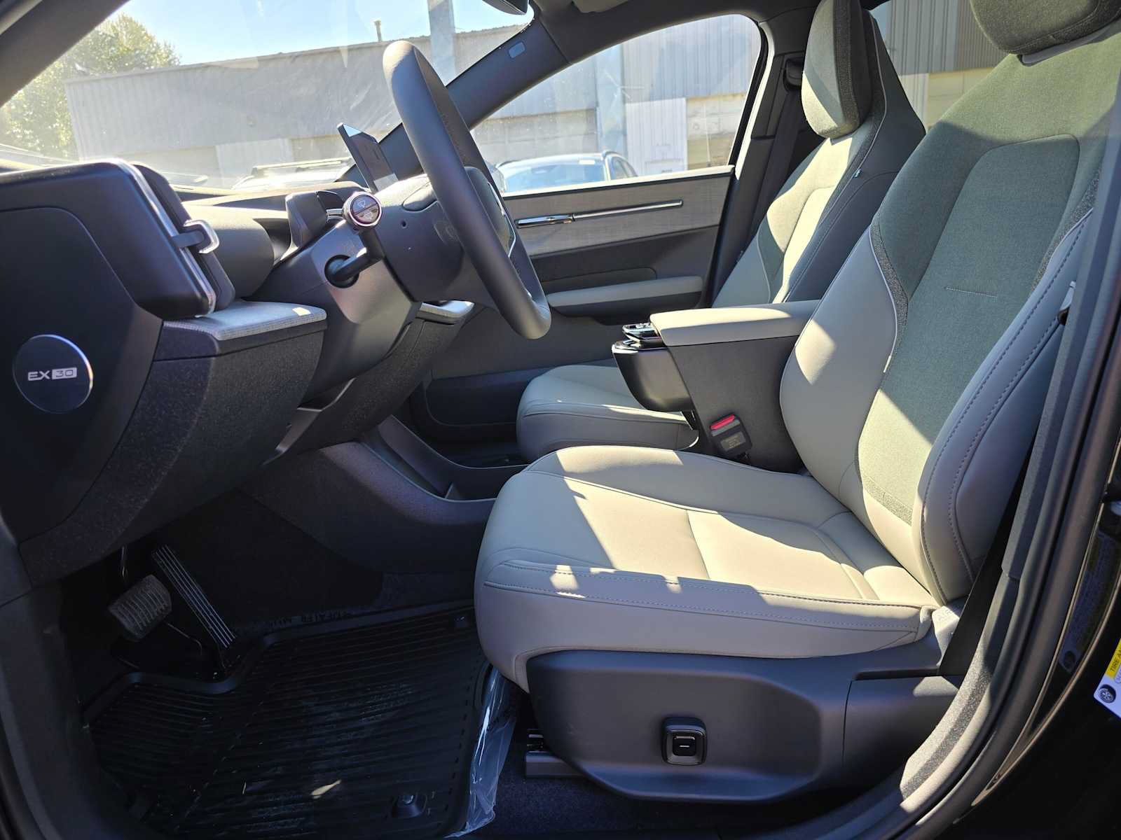 New 2026 Volvo EX30 Ultra w/ Protection Package Premier AWD/4WD image 19