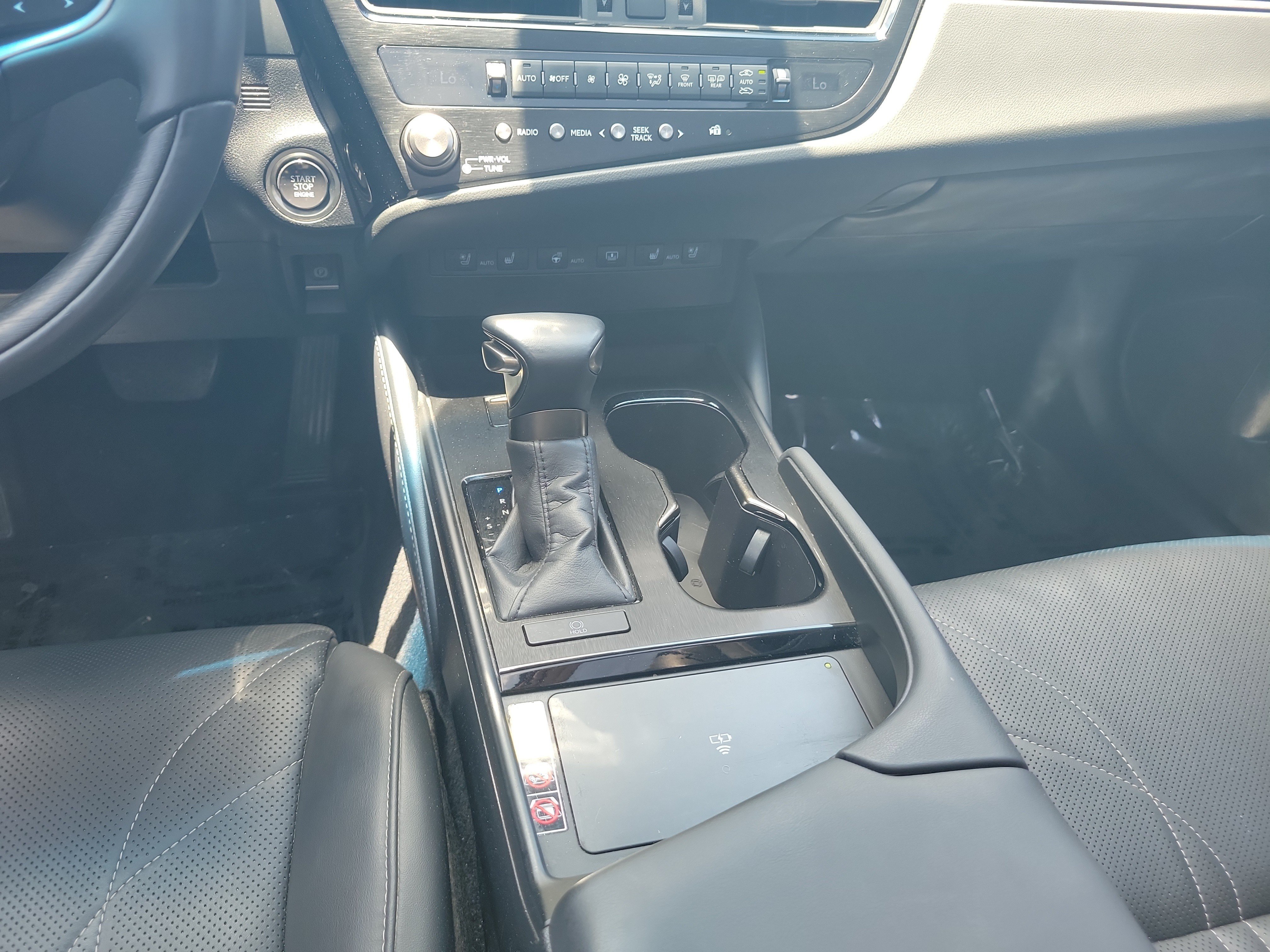 Certified 2024 Lexus ES 350 w/ Technology Package FWD image 18
