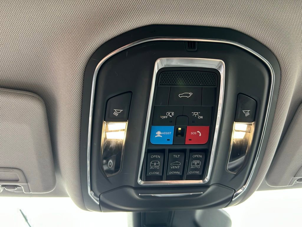 Used 2022 Jeep Grand Cherokee L Limited image 33