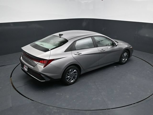 Used 2024 Hyundai Elantra SEL FWD image 55