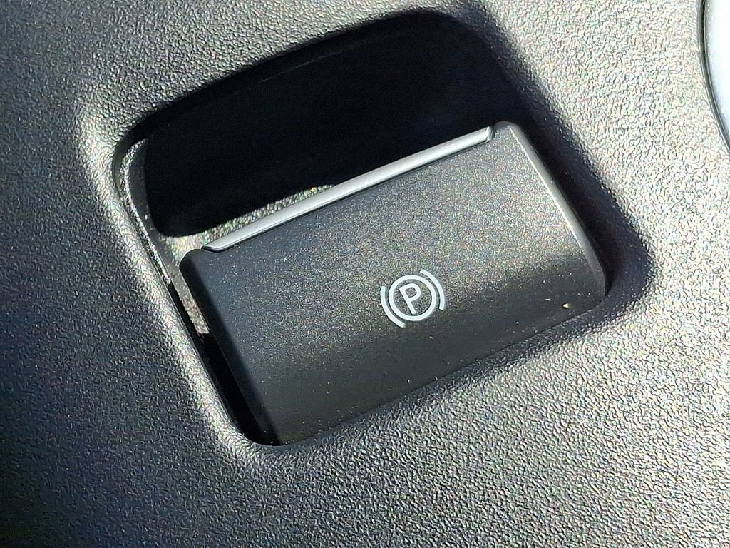 Used 2024 Ford Mustang Convertible image 22