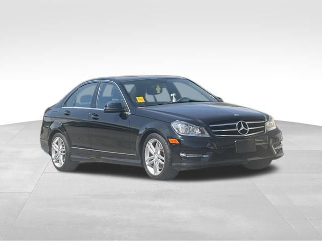 Used 2014 Mercedes-Benz C 300 4MATIC Sedan image 1