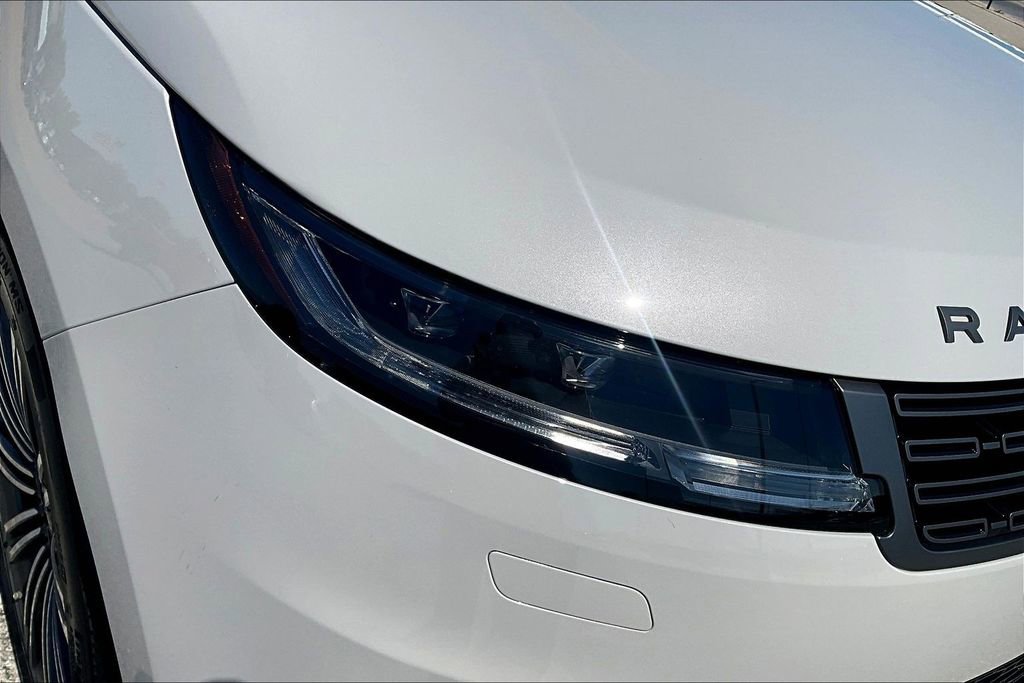 Used 2026 Land Rover Range Rover Sport SE image 30