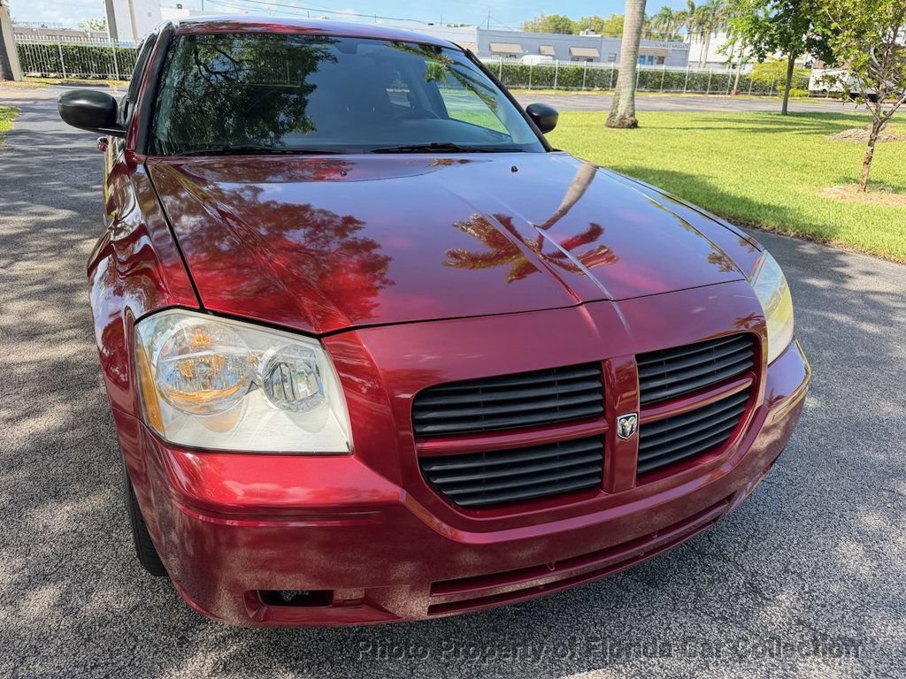 Used 2005 Dodge Magnum SE RWD image 25