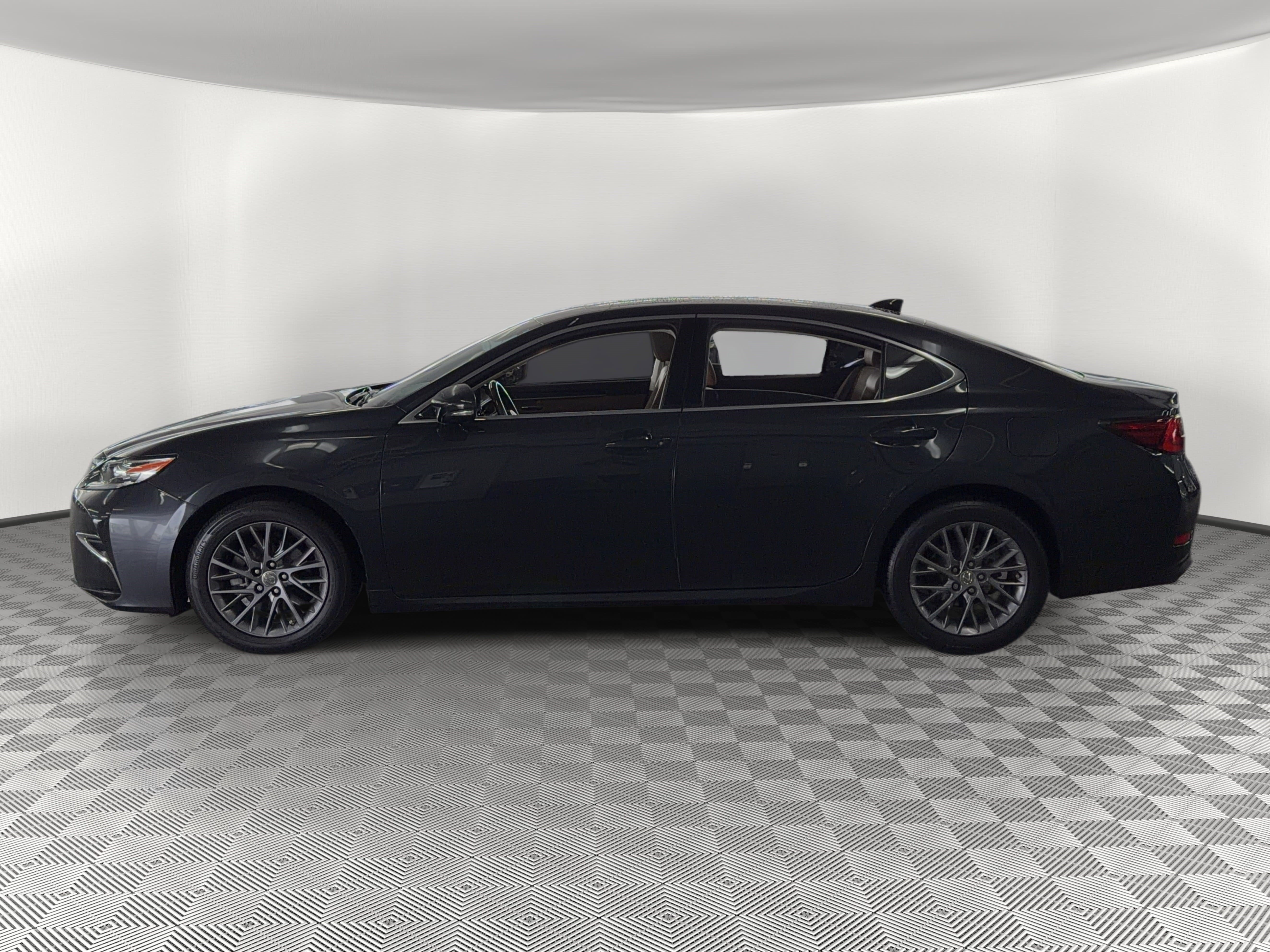 Used 2018 Lexus ES 350 w/ Premier Package FWD image 2