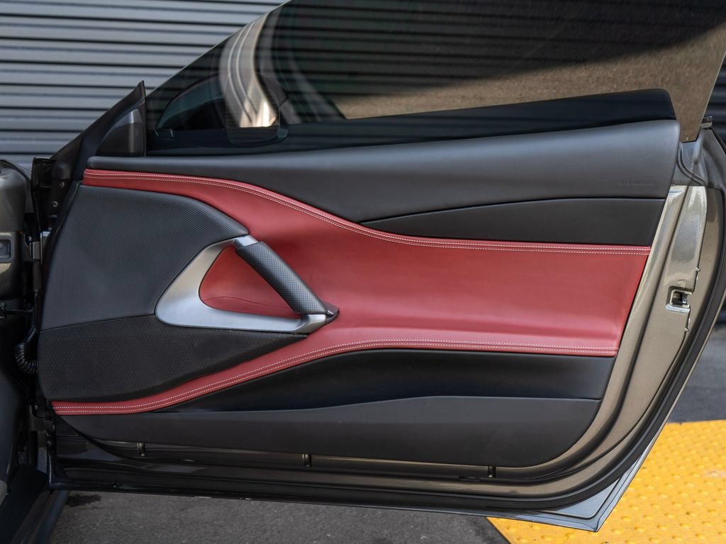 Used 2019 Ferrari 812 Superfast RWD image 26