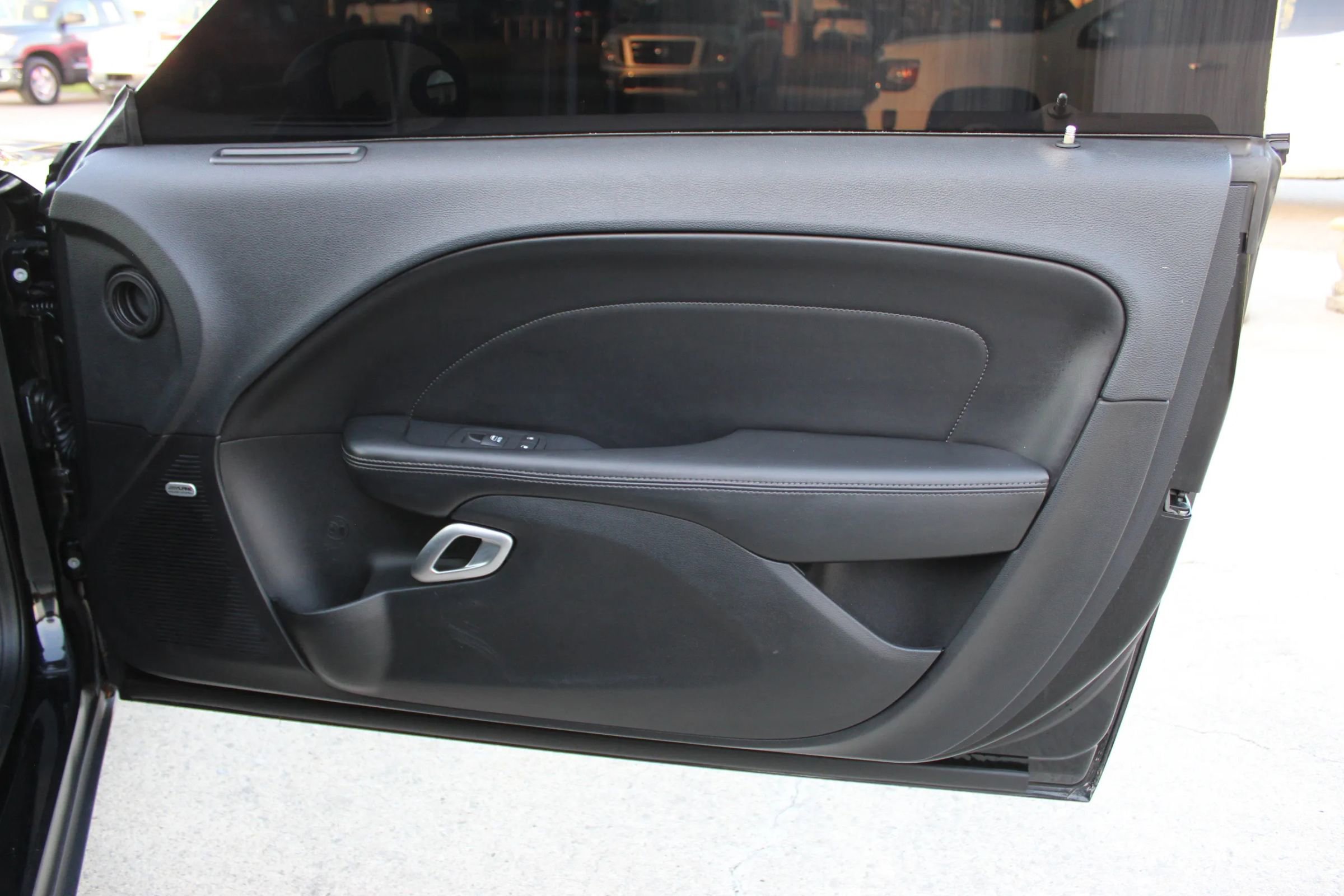 Used 2015 Dodge Challenger R/T Plus RWD image 27
