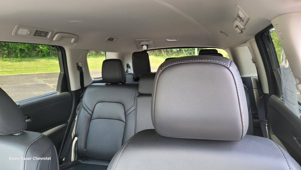 Used 2025 Nissan Pathfinder SL FWD image 26