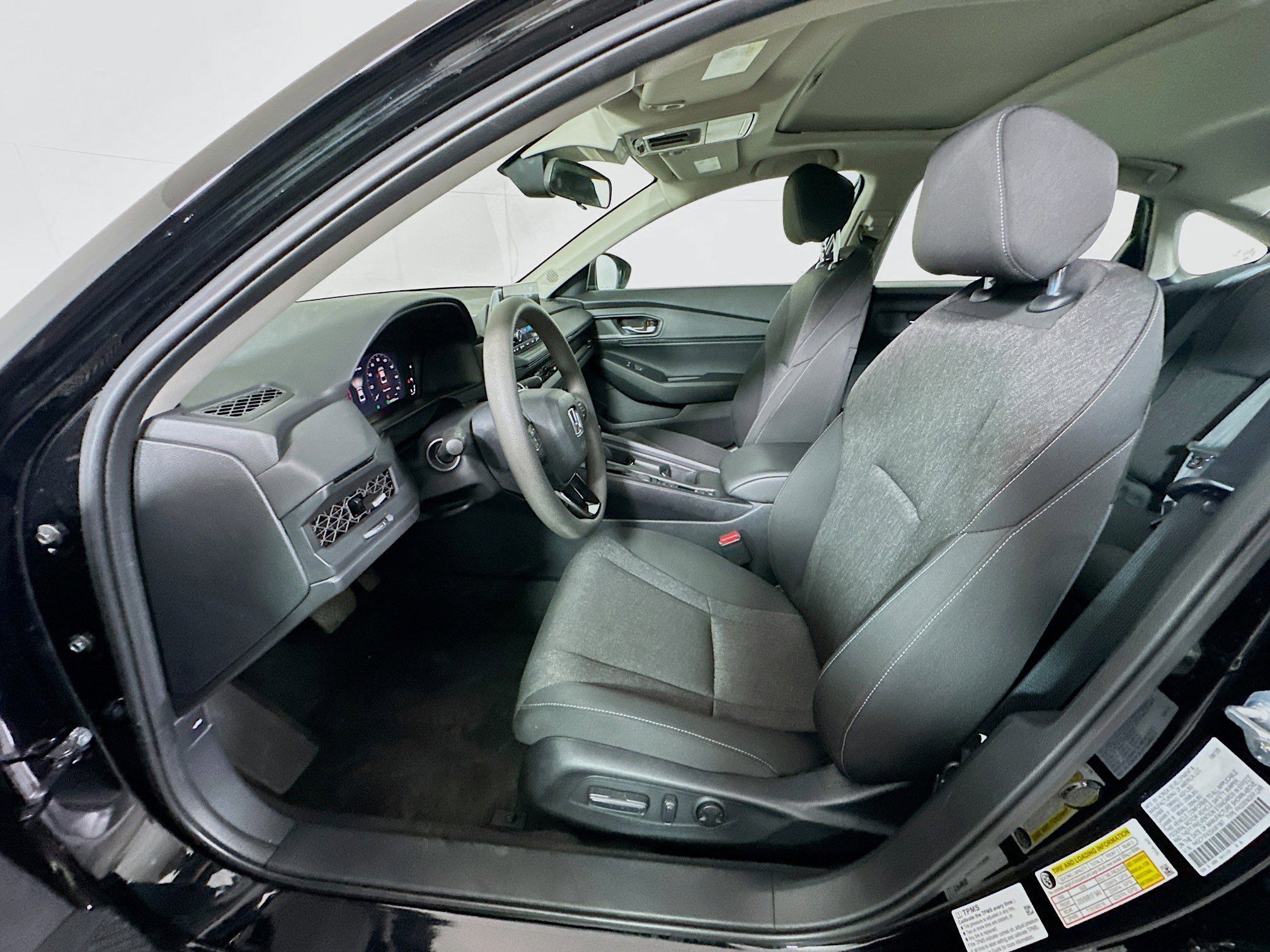 Used 2025 Honda Accord SE image 13