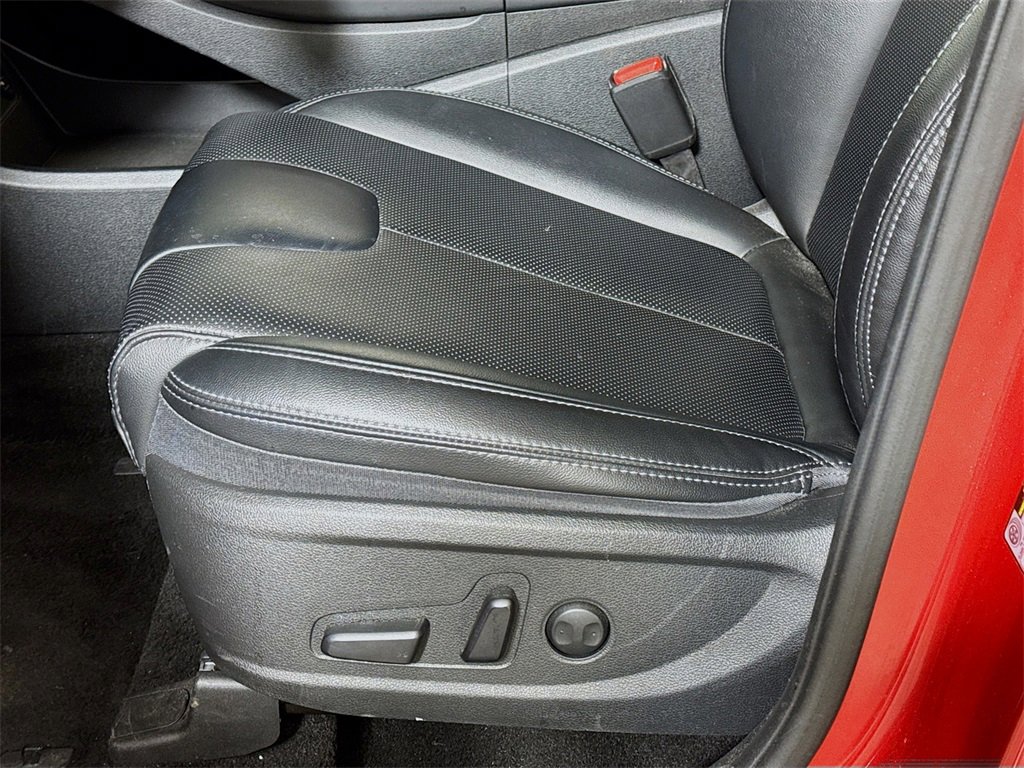 Used 2023 Hyundai Santa Fe SEL w/ Premium Package image 18