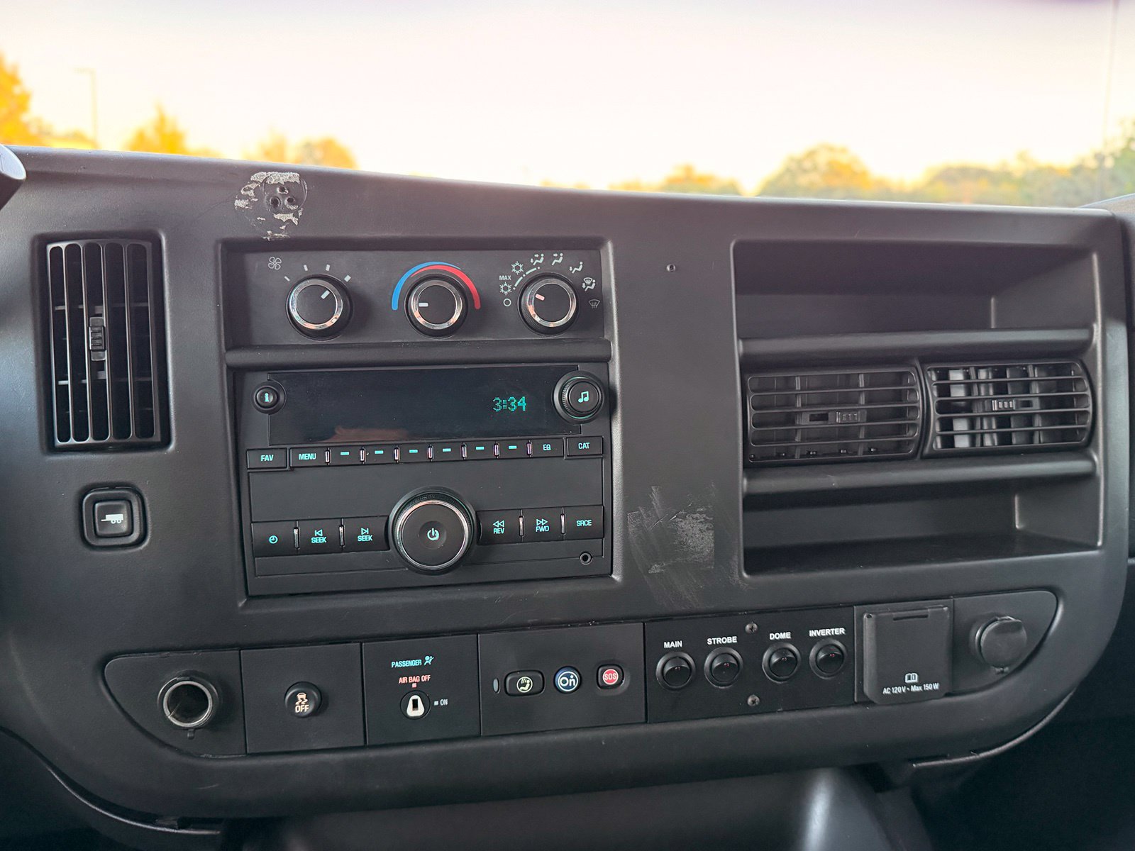 Used 2015 Chevrolet Express 2500 RWD image 29