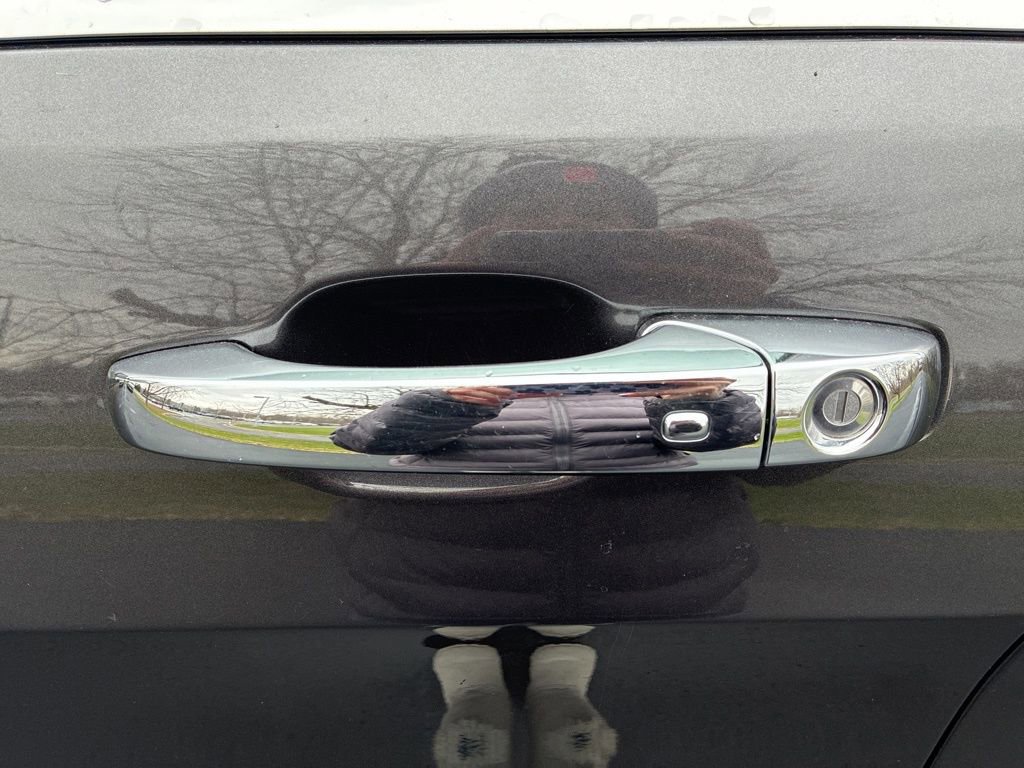 Used 2021 Jeep Grand Cherokee Limited image 16