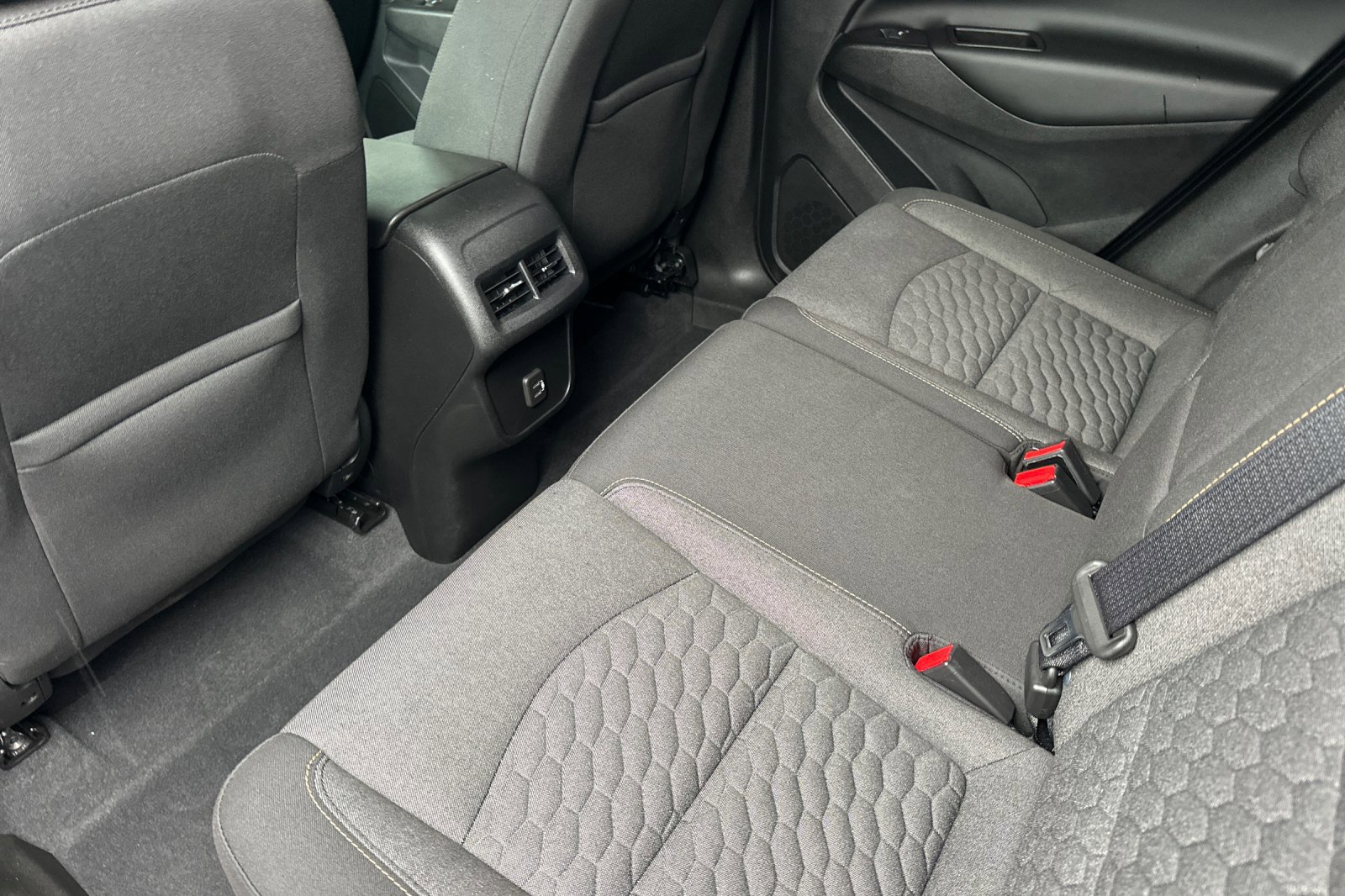 Used 2020 Chevrolet Equinox LT w/ LPO, Floor Liner Package image 12