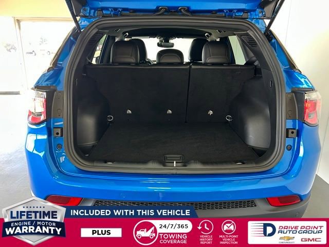 Used 2025 Jeep Compass Trailhawk image 32