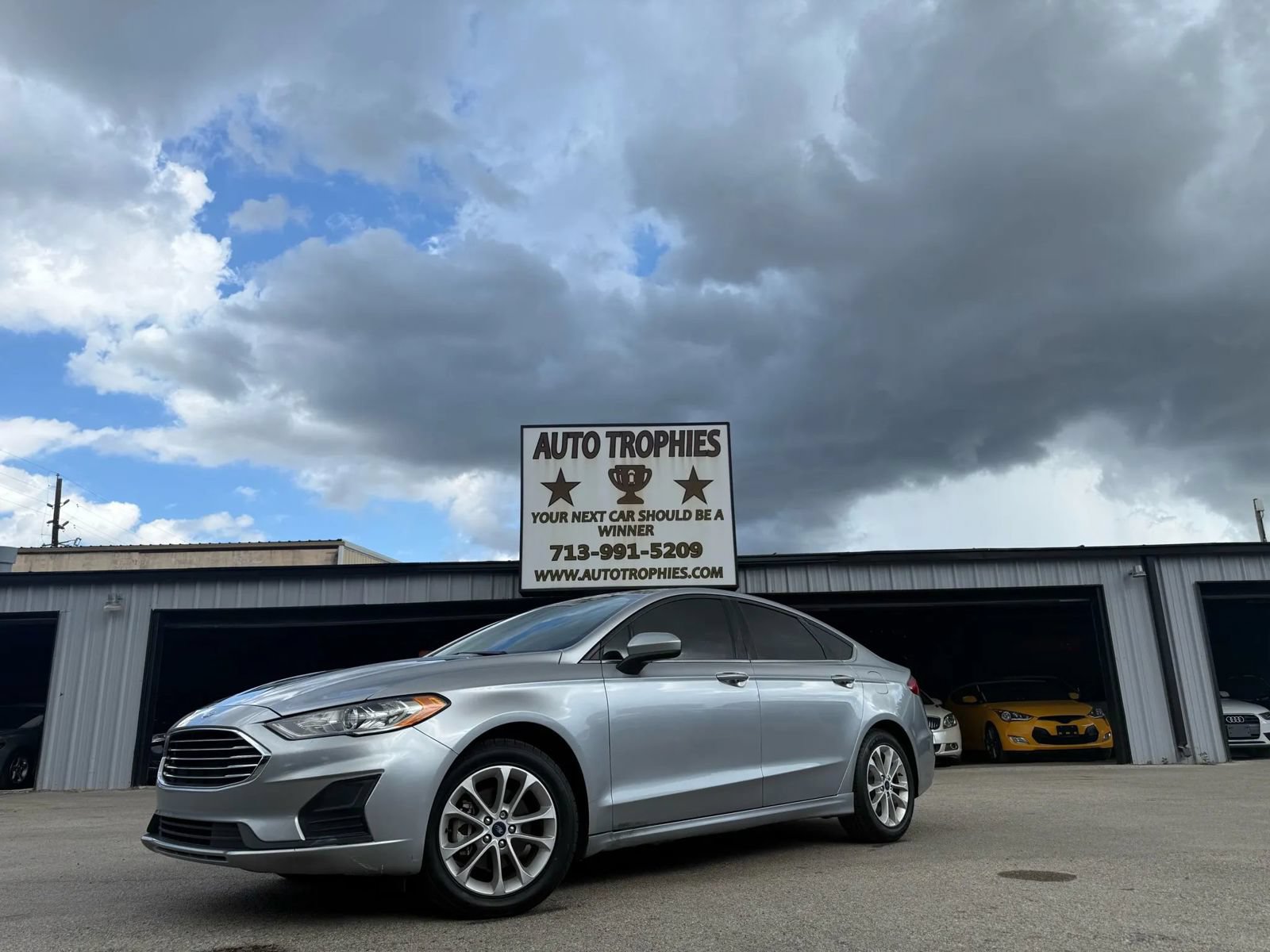 Used 2020 Ford Fusion SE FWD image 29