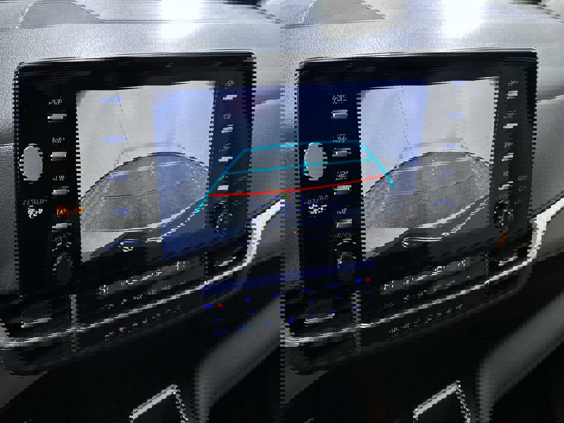 Used 2022 Toyota Sienna LE image 50