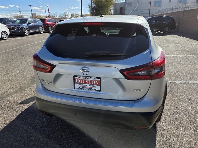 Used 2020 Nissan Rogue Sport S w/ Appearance Package image 2