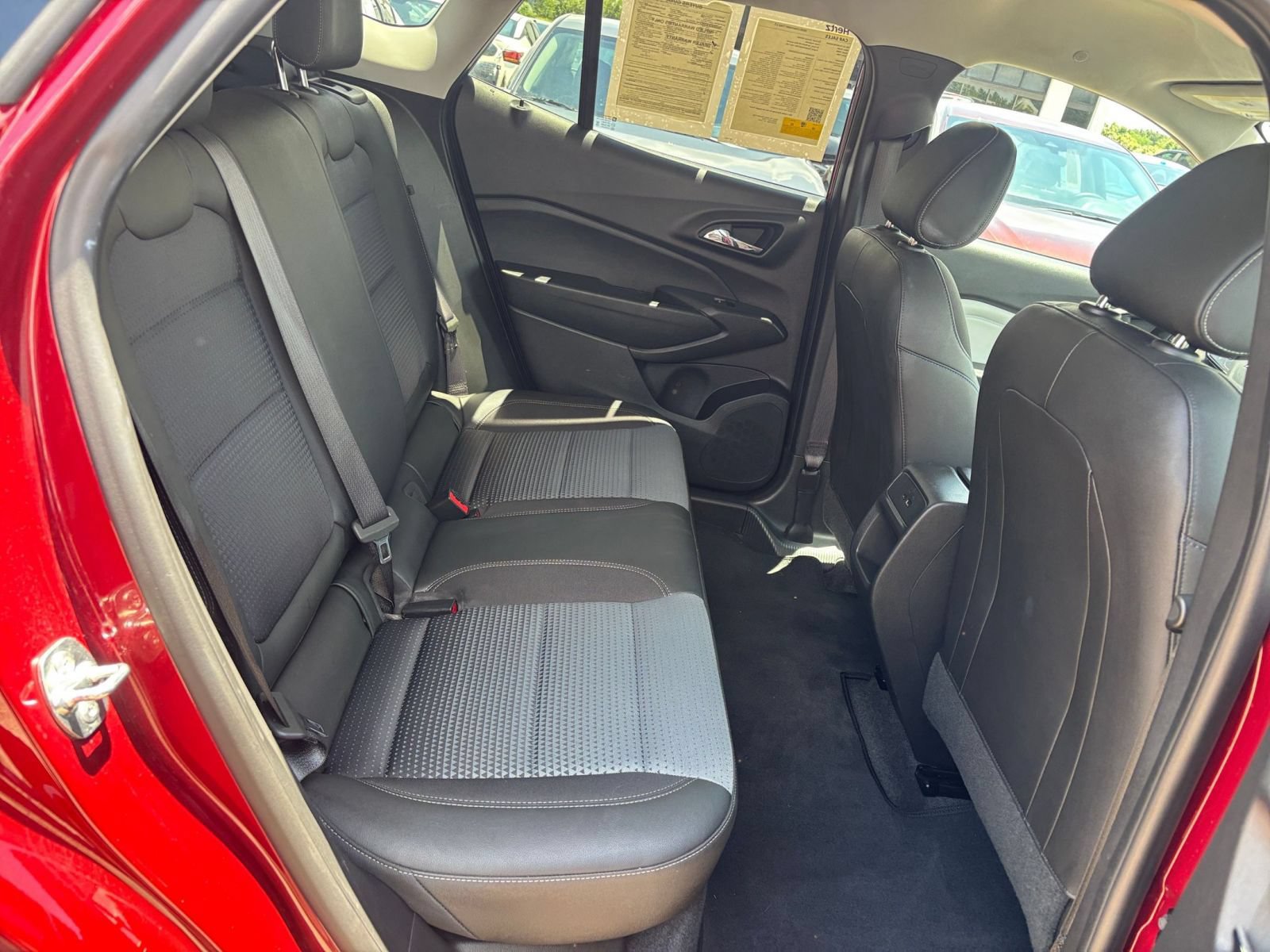 Used 2025 Chevrolet Trax LT FWD image 24