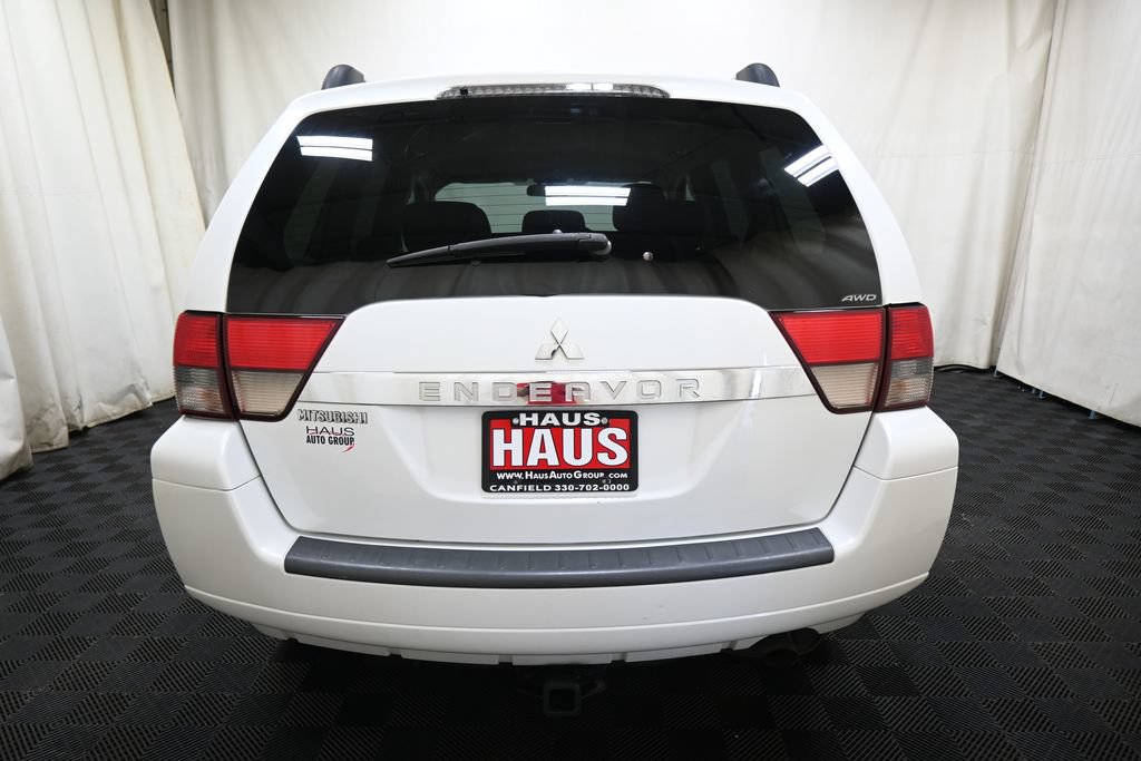 Used 2011 Mitsubishi Endeavor LS AWD/4WD image 12