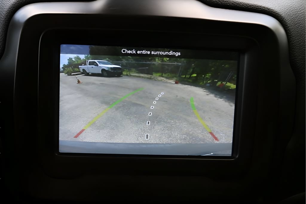 Used 2021 Jeep Renegade Latitude FWD image 22