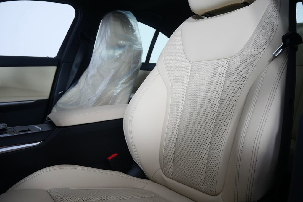 Used 2026 BMW 330i Sedan RWD image 11