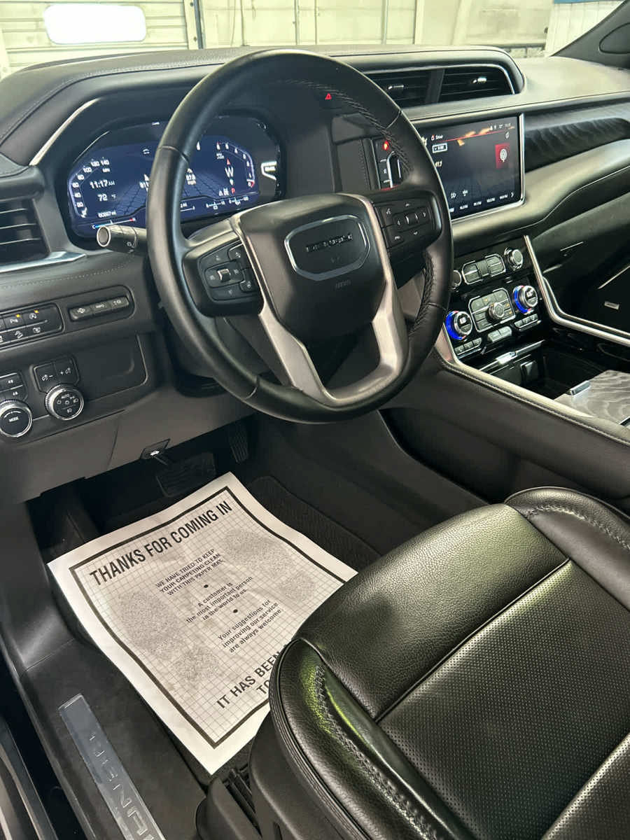 Used 2024 GMC Yukon XL Denali AWD/4WD image 10