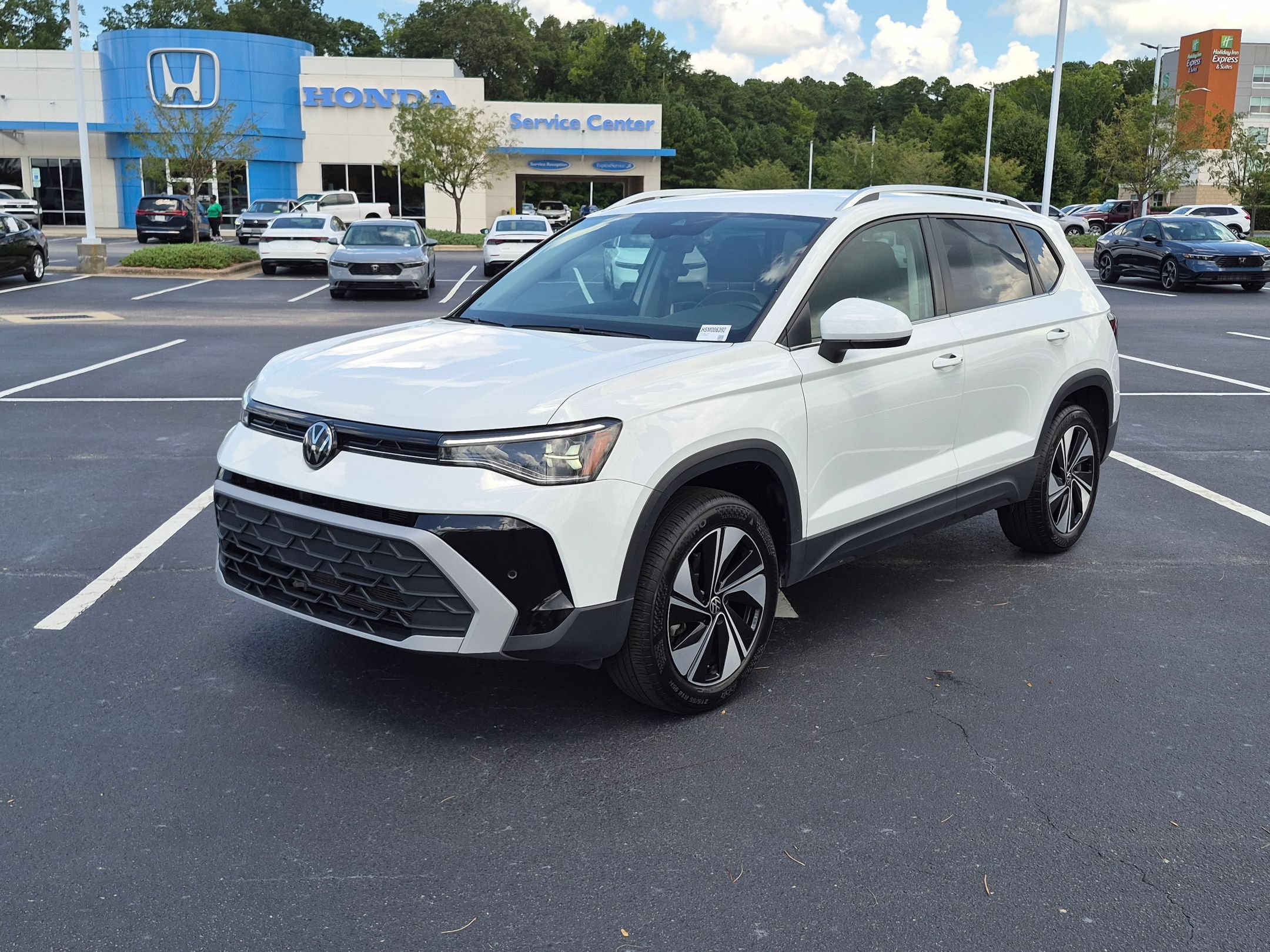 Used 2025 Volkswagen Taos SE AWD/4WD image 7
