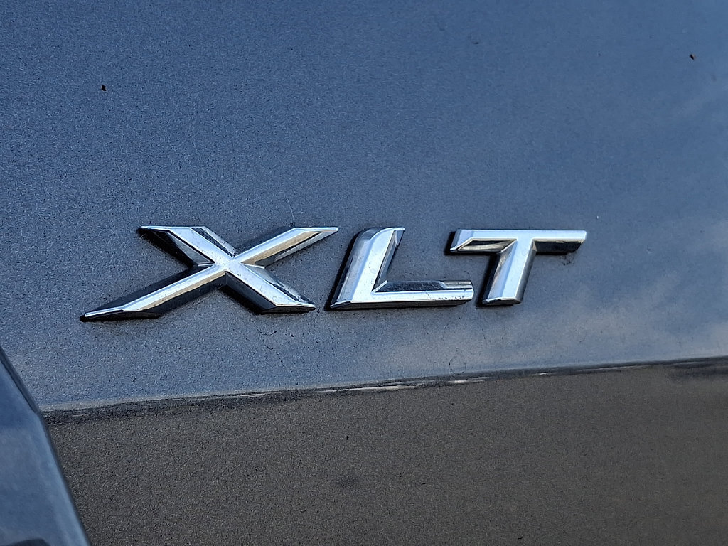Used 2023 Ford Explorer XLT w/ Equipment Group 202A AWD/4WD image 29