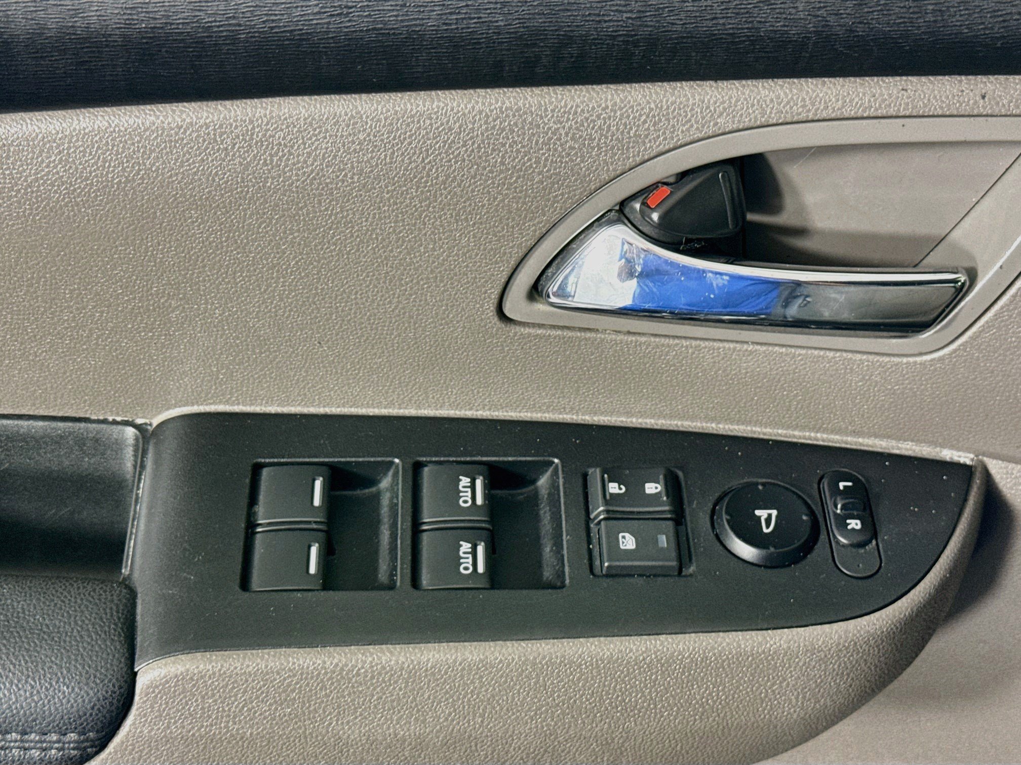 Used 2017 Honda Odyssey EX image 24