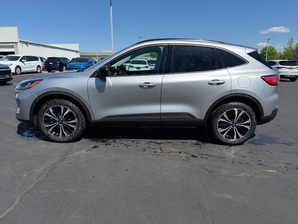 Used 2022 Ford Escape SEL w/ SEL Stealth AWD Package image 10