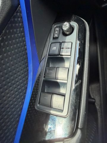 Used 2020 Toyota C-HR XLE FWD image 22