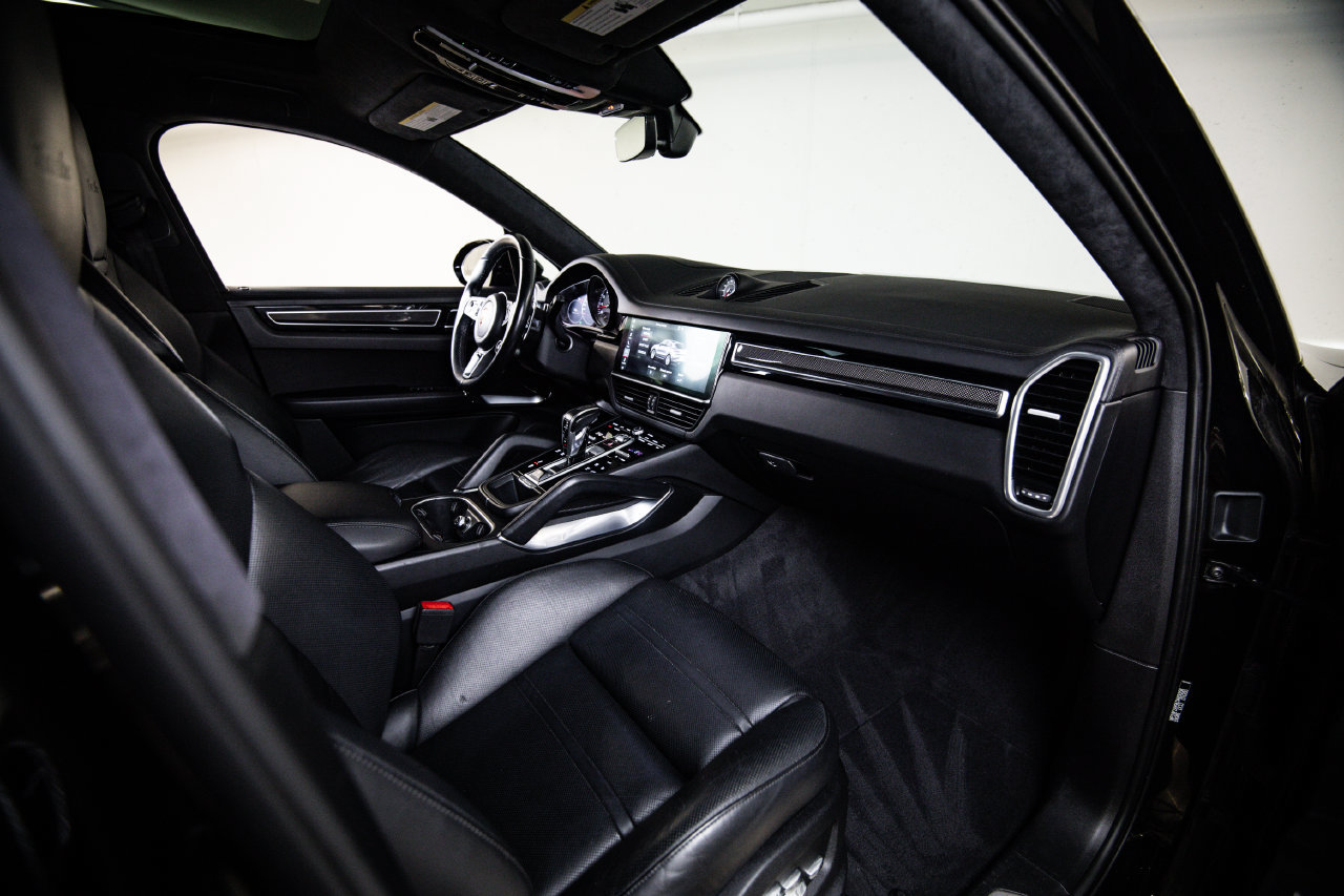 Certified 2020 Porsche Cayenne Turbo AWD/4WD image 28