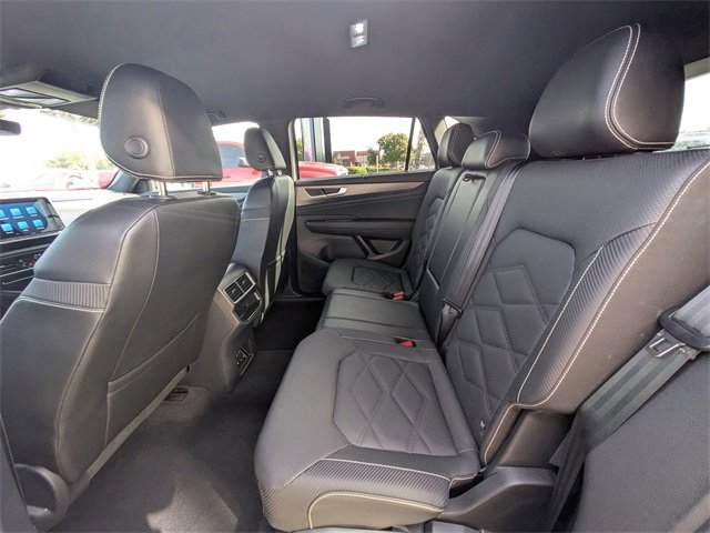 Used 2024 Volkswagen Atlas Cross Sport SE image 11