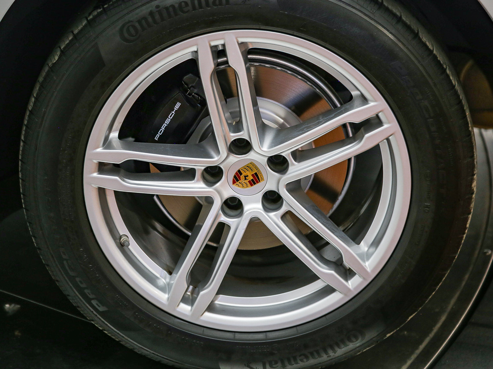 Certified 2024 Porsche Macan AWD/4WD image 14