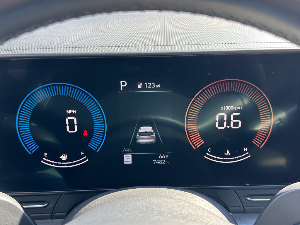 Used 2025 Hyundai Kona SEL AWD/4WD image 16