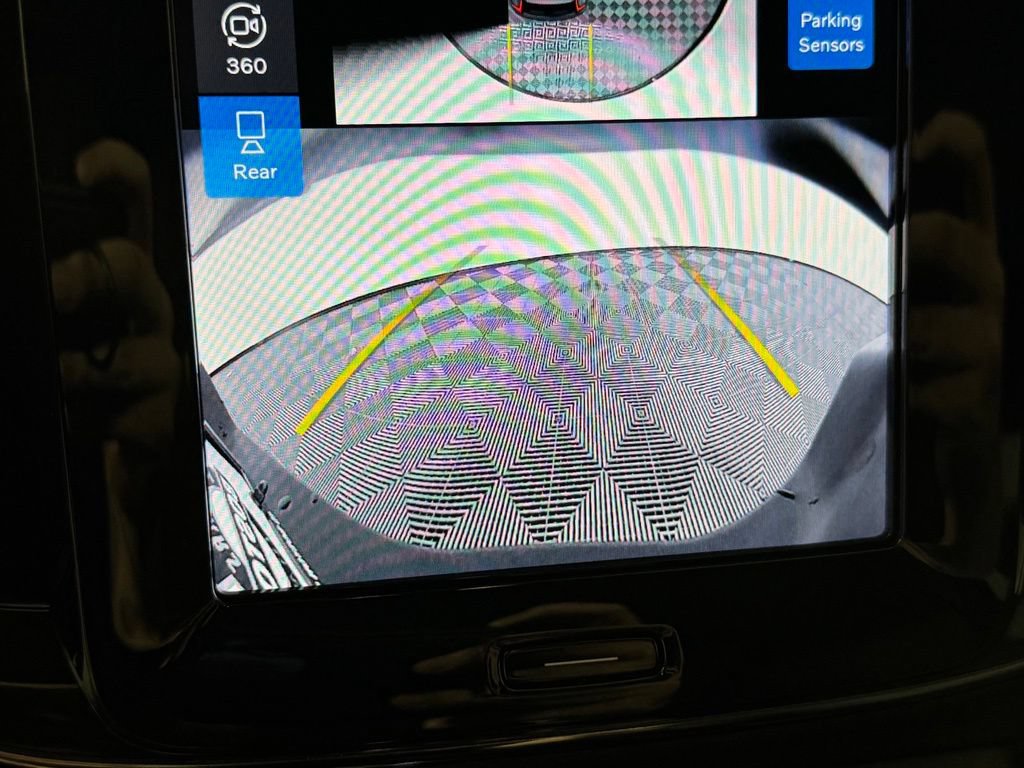 Certified 2025 Volvo XC40 B5 Plus AWD/4WD image 26